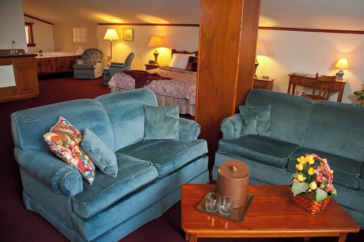 Room 8 of 19