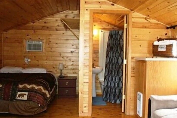 No Name City Luxury Cabins & RV