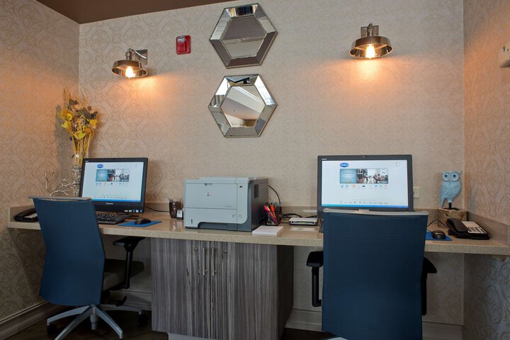 Business Center 28 of 28