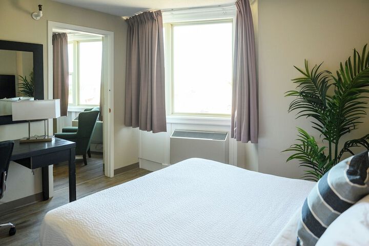 Room 15 of 37