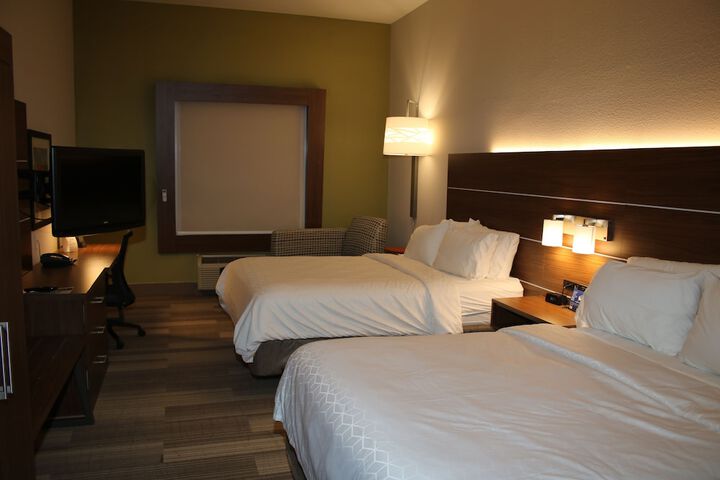 Holiday Inn Express & Suites Douglas by IHG