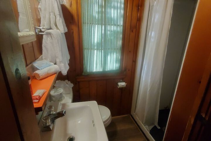 Room 7 of 18