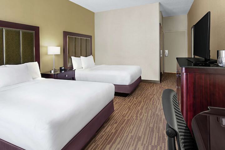 Room 32 of 51