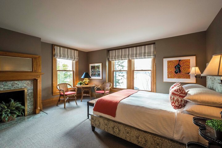 Room 43 of 112