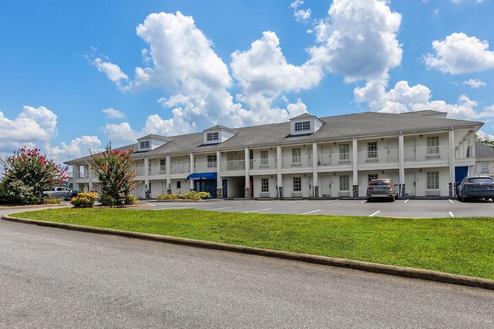 Baymont by Wyndham Forest City