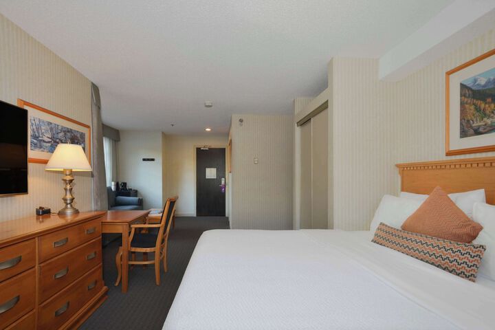 Room 18 of 42