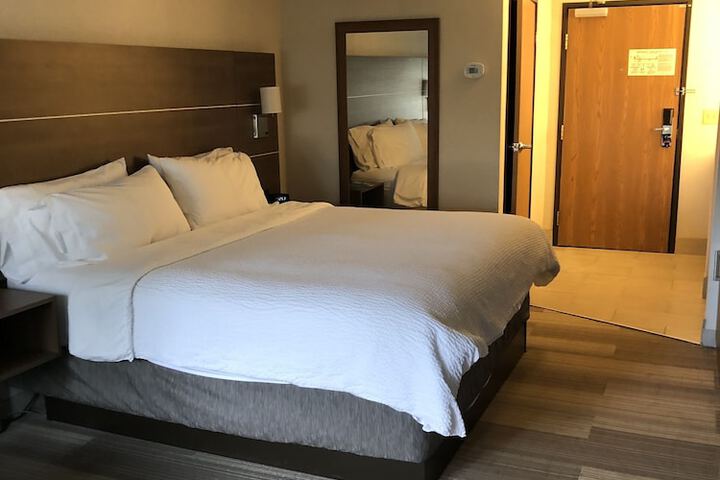 Holiday Inn Express Mt. Vernon by IHG