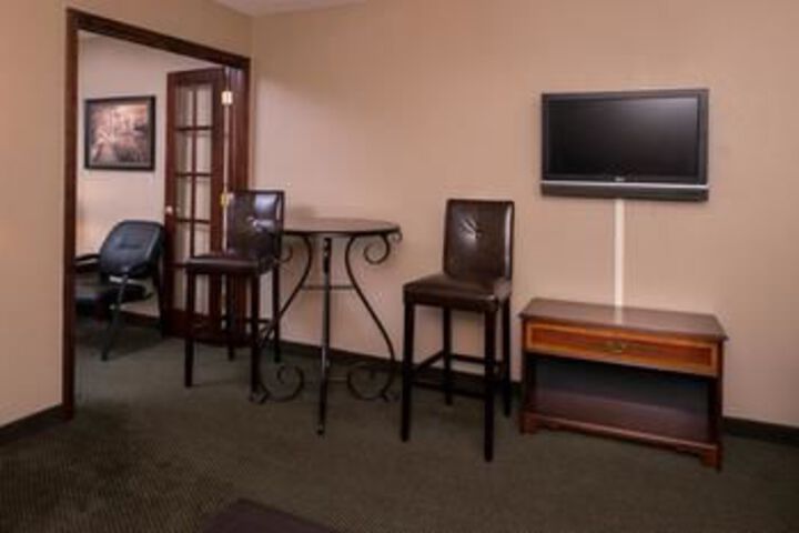 Ramada Plaza Rochester Airport