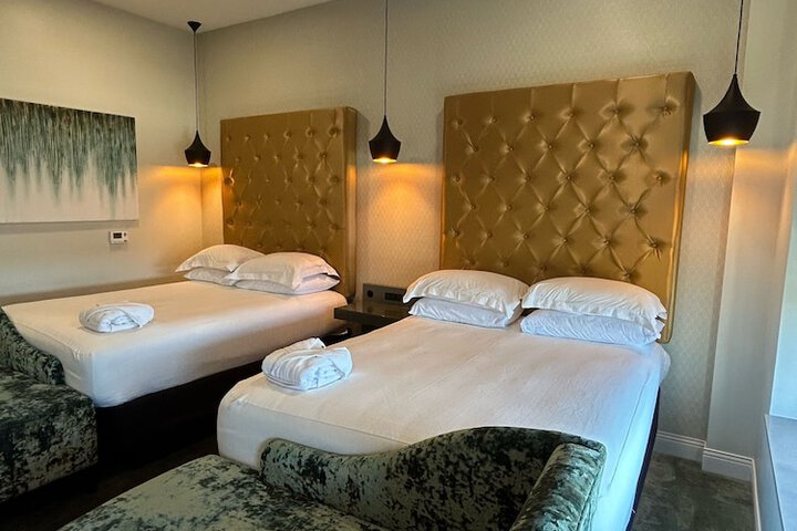 Room 54 of 80