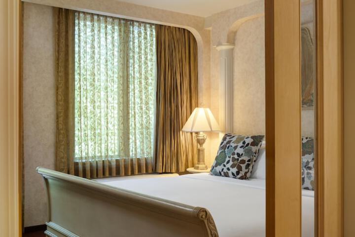 DoubleTree by Hilton North Vancouver