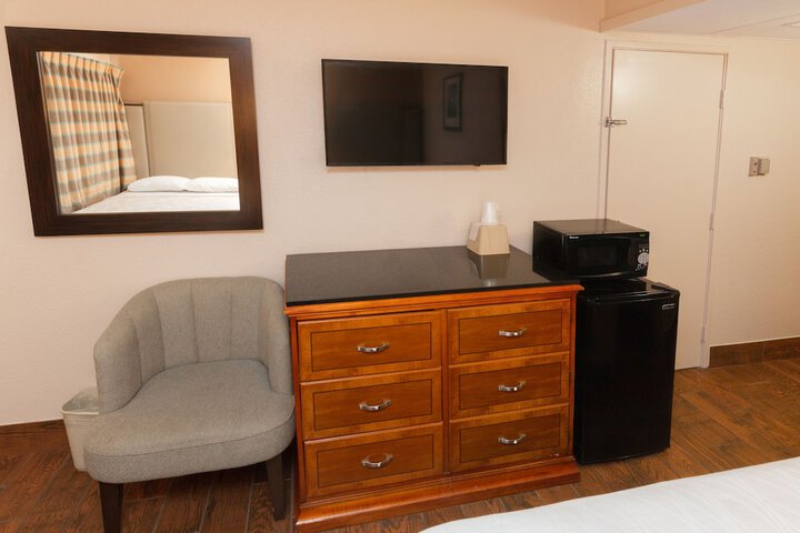 Room 14 of 21