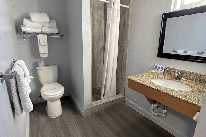 Room 13 of 36