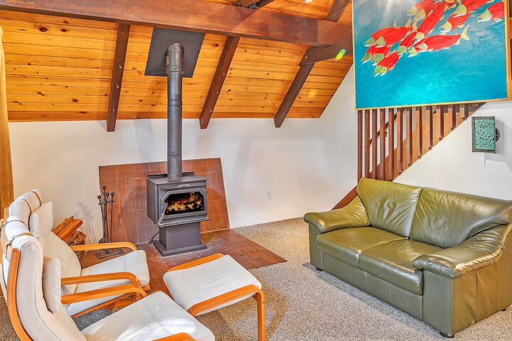 Four Stone Lodge Near Mt. Rainier