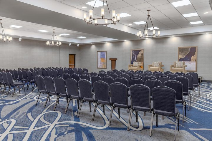 DoubleTree by Hilton Owatonna