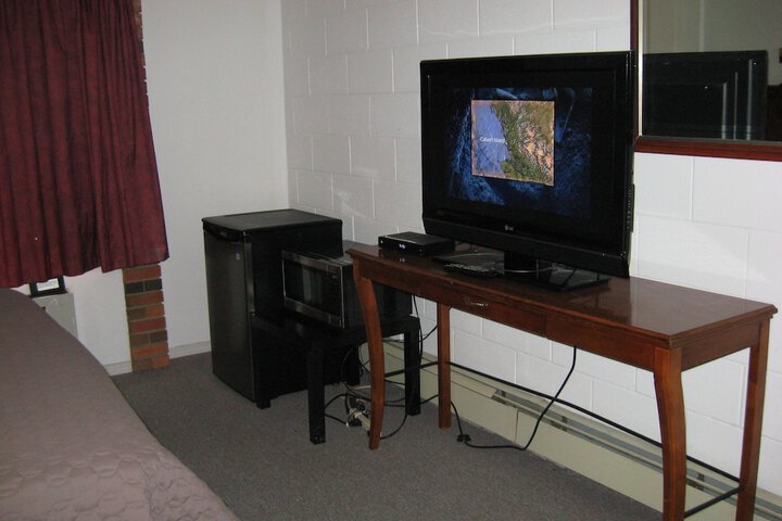 Room 10 of 38
