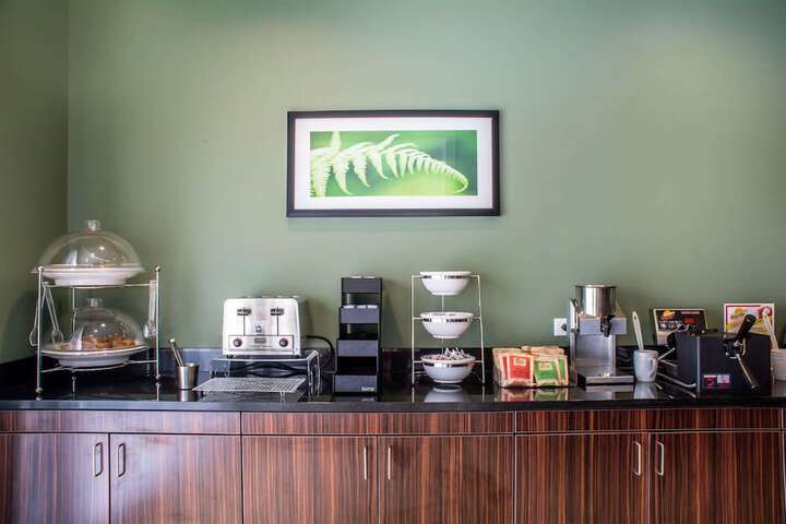 Breakfast/Coffee Service 34 of 46