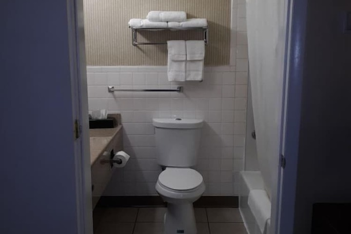 Room 9 of 24