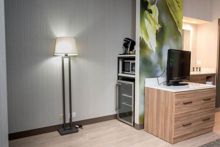 Room 26 of 34