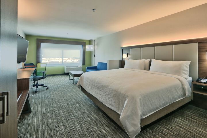 Room 16 of 26