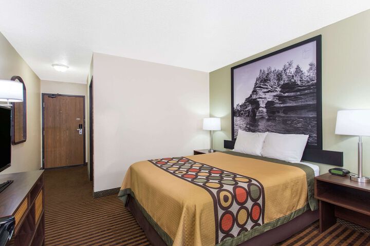 Room 13 of 17