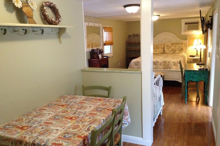 Island Guest House B & B