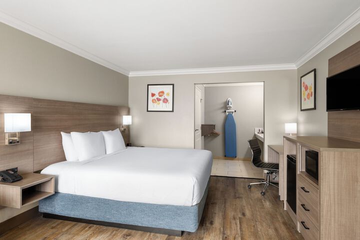 Room 14 of 30