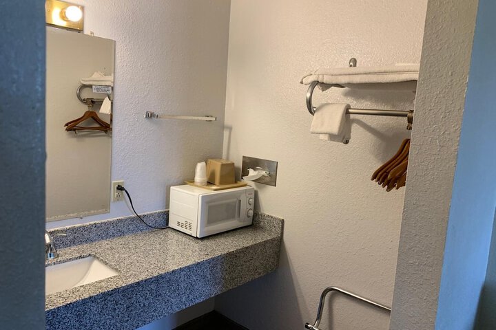 Room 12 of 17
