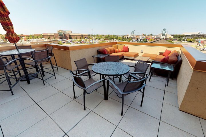 ClubHouse Hotel & Suites - Fargo