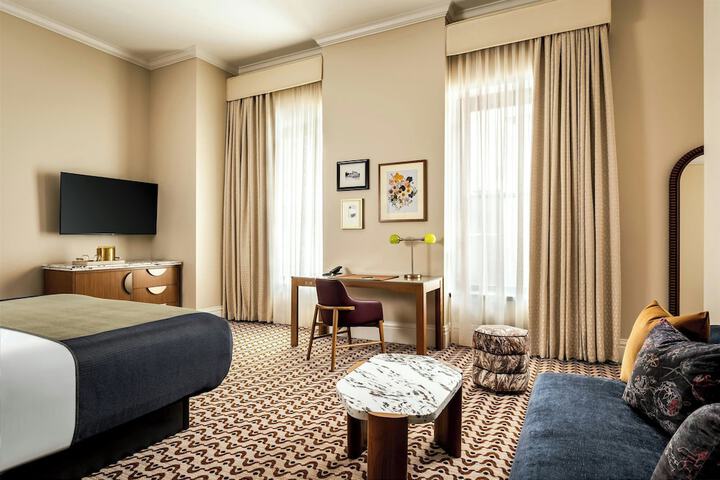 The Louie a Davenport Hotel, Autograph Collection