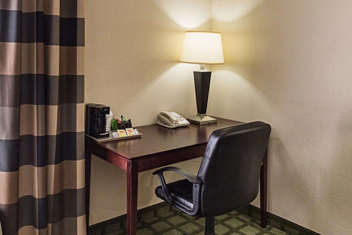 Comfort Inn & Suites Southwest Fwy at Westpark