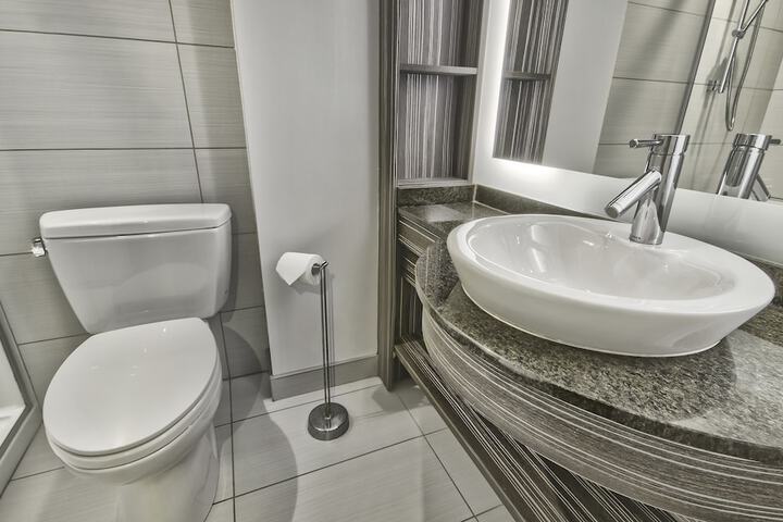 Room 40 of 132