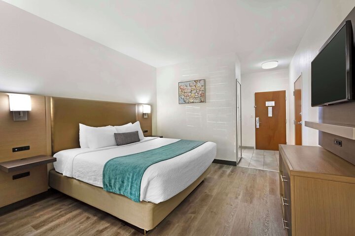 Room 28 of 44