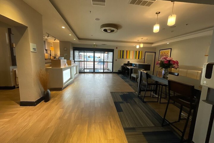 Comfort Inn & Suites Miami - Route 66