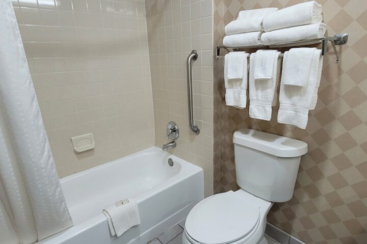 Room 12 of 41
