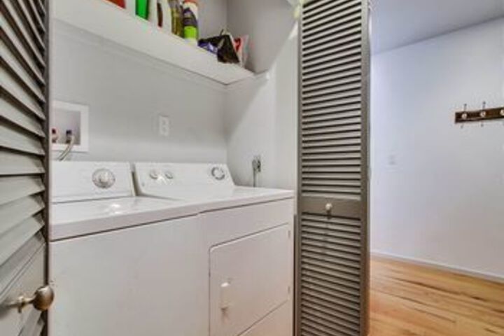 Newly remodeled Beach 2 Br condo by RedAwning
