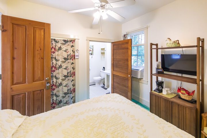 Room 82 of 169
