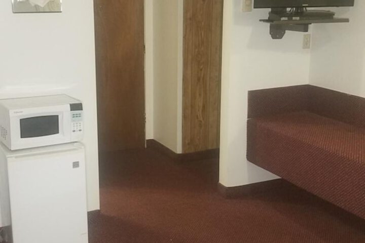Room 6 of 37