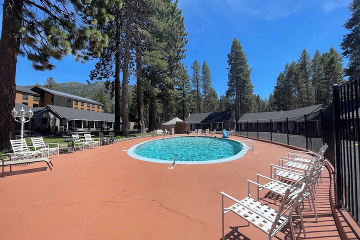 Pool 10 of 71