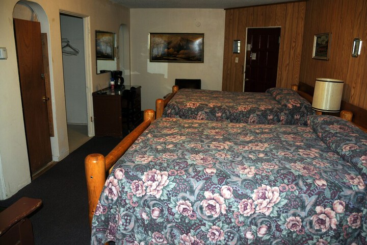 Room 16 of 44