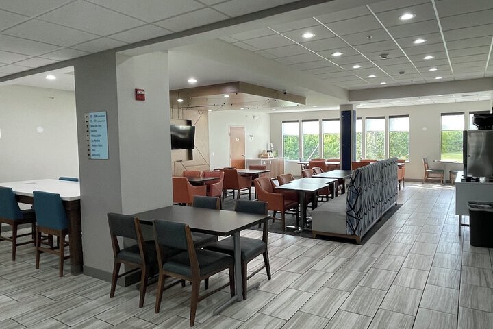 Holiday Inn Express Hotels and Suites Dayton North Tipp City by IHG