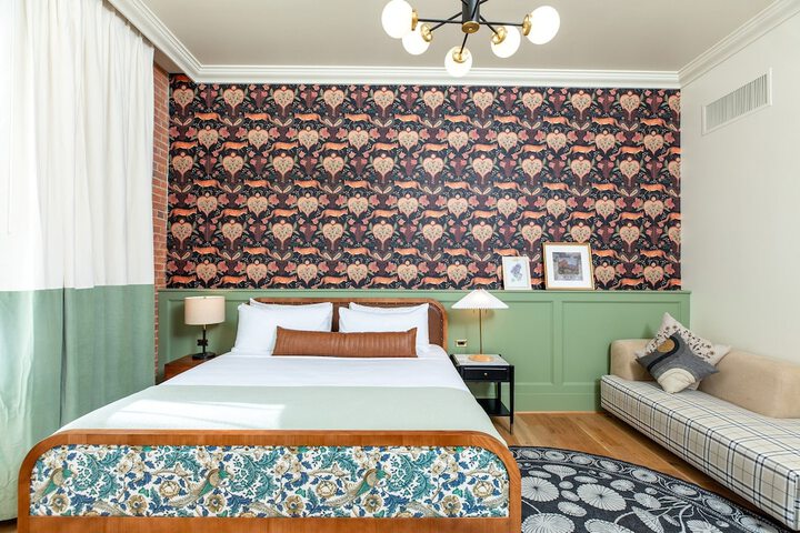 Room 44 of 83