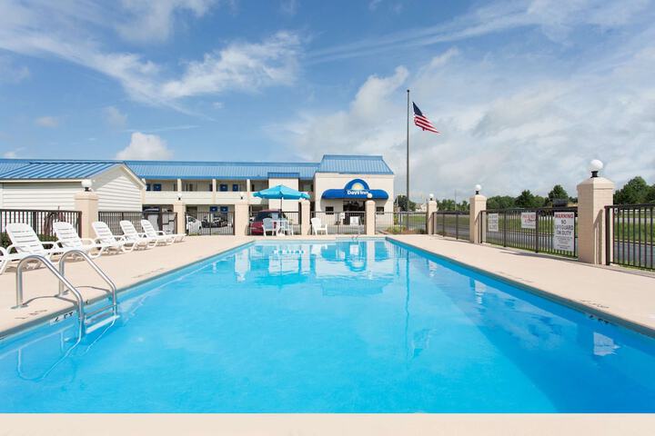 Pool 3 of 15