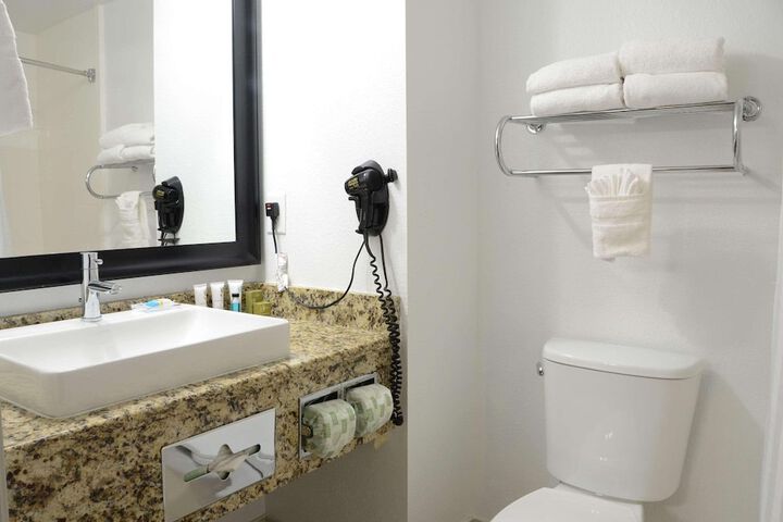 Country Inn & Suites by Radisson Buford at Mall of Georgia, GA