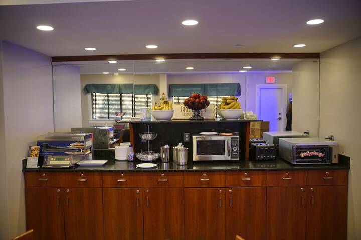 Breakfast/Coffee Service 38 of 39