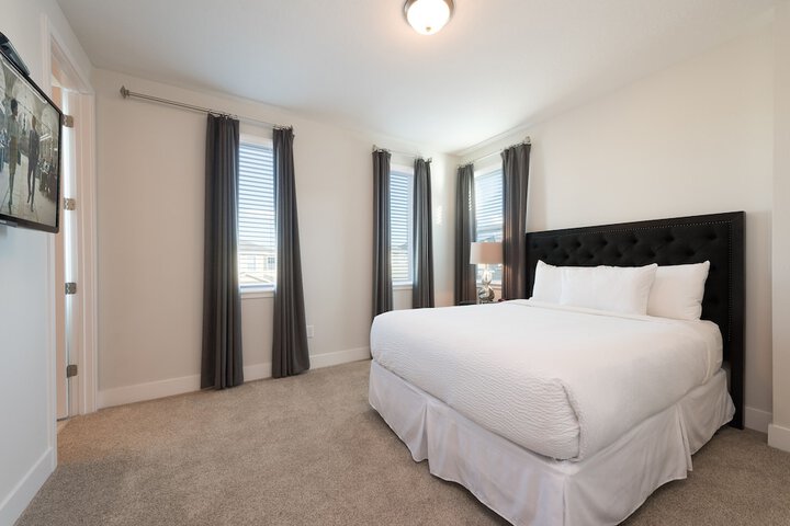 Room 10 of 26