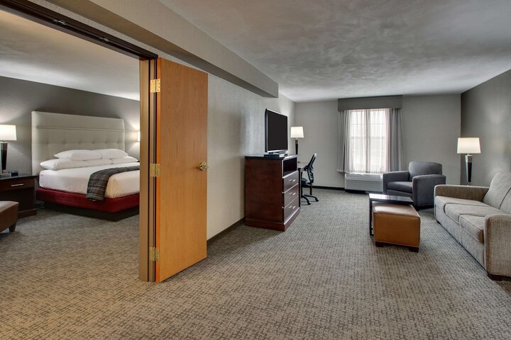 Room 16 of 83