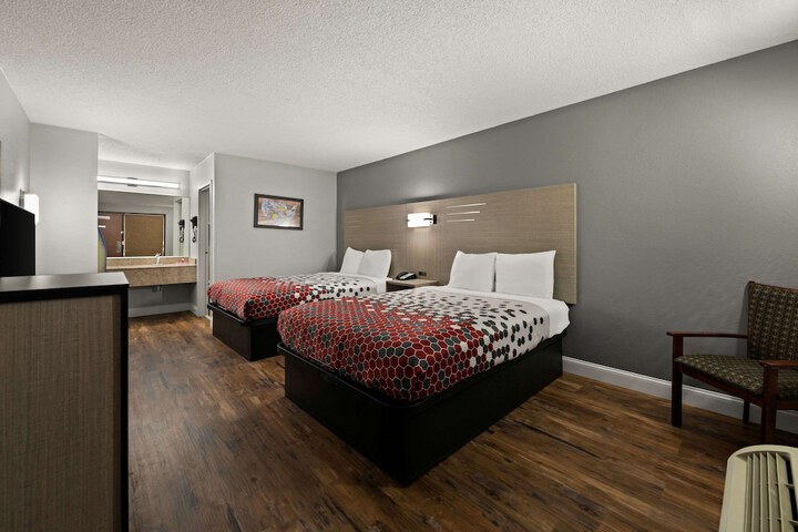 Room 22 of 28