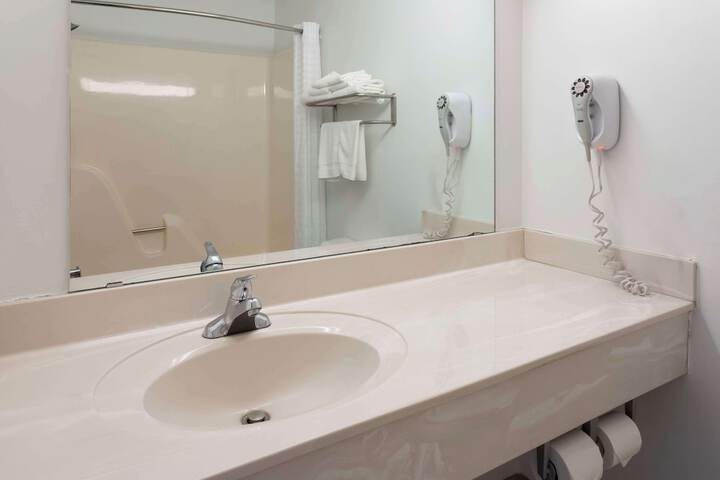 GrandStay Hotel & Suites Hastings