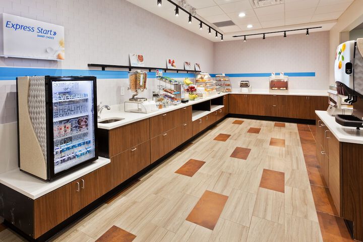 Holiday Inn Express & Suites Cartersville by IHG