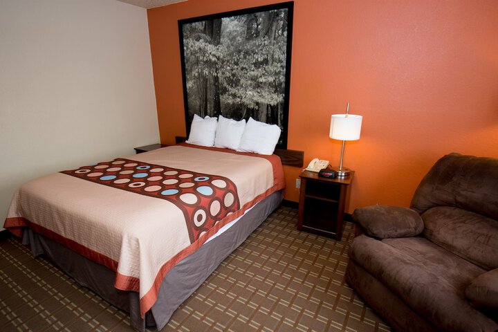 Room 9 of 36